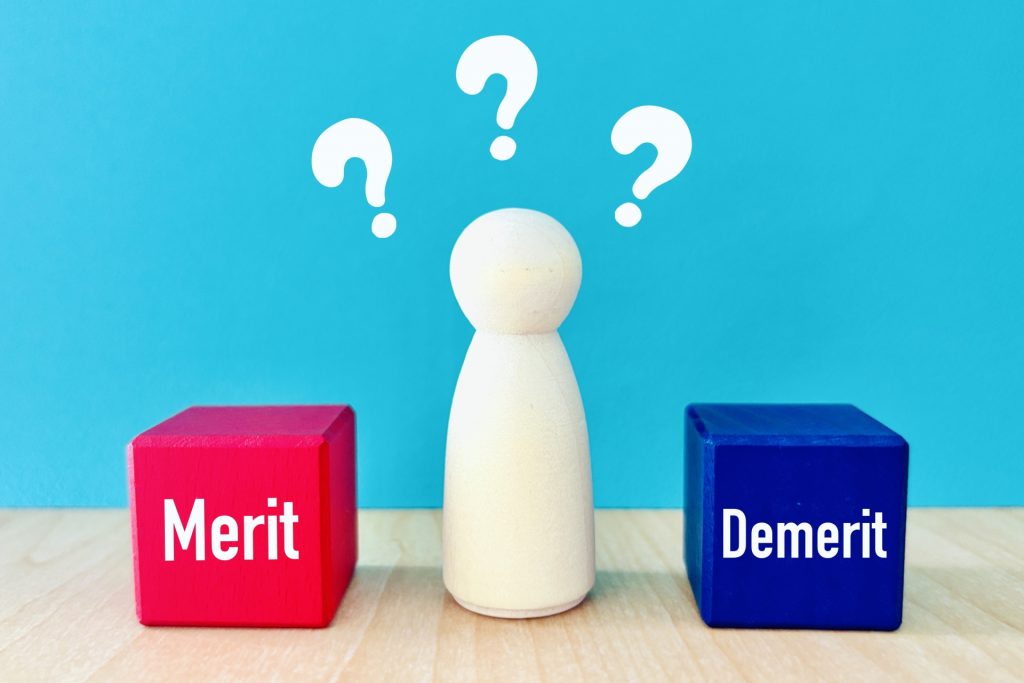 メリットとデメリットの文字とはてな