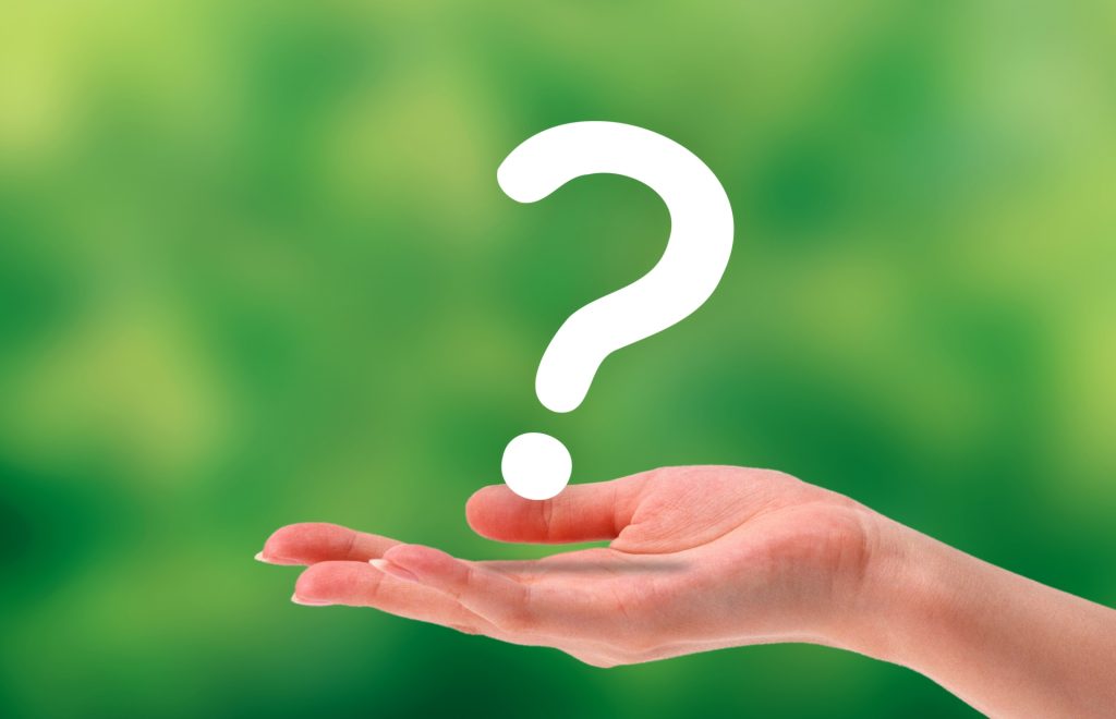 疑問符を乗せた手のひら