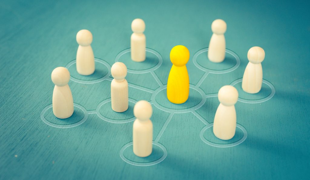 人的ネットワークの中心にいる人物